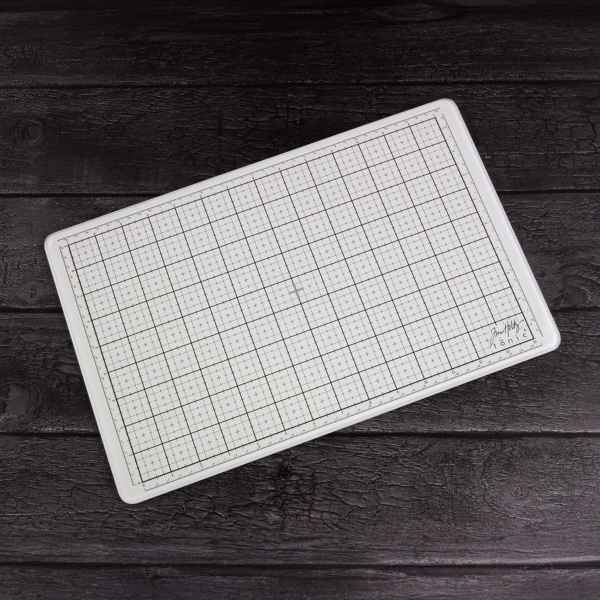 Tim Holtz - Travel Glass Studio Mat 15.75" x 10.25" - White, 2634EUS